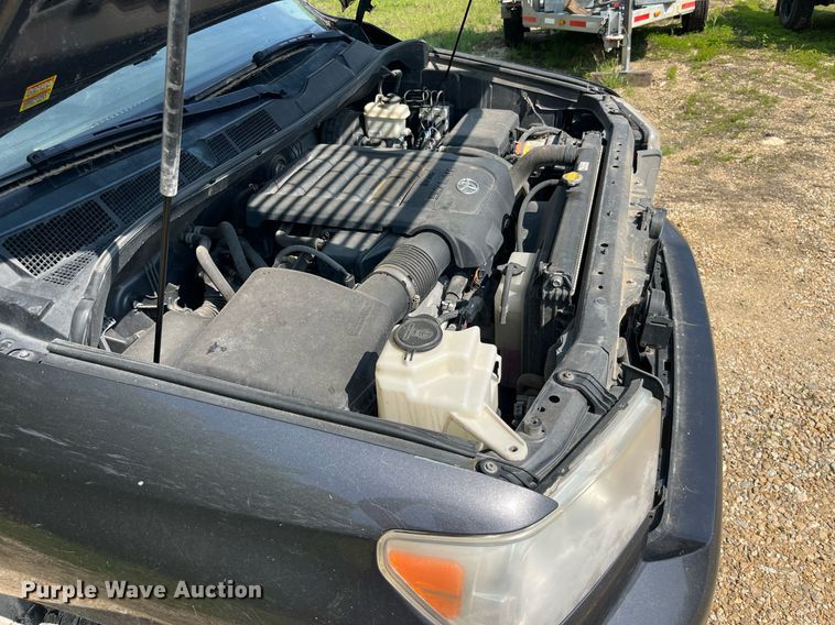 image for item LA9959 2011 Toyota Tundra  CrewMax pickup truck