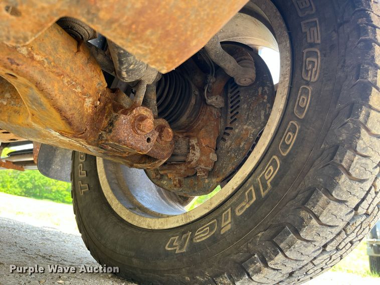 image for item LA9959 2011 Toyota Tundra  CrewMax pickup truck