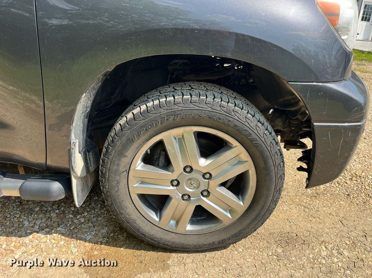 image for item LA9959 2011 Toyota Tundra  CrewMax pickup truck