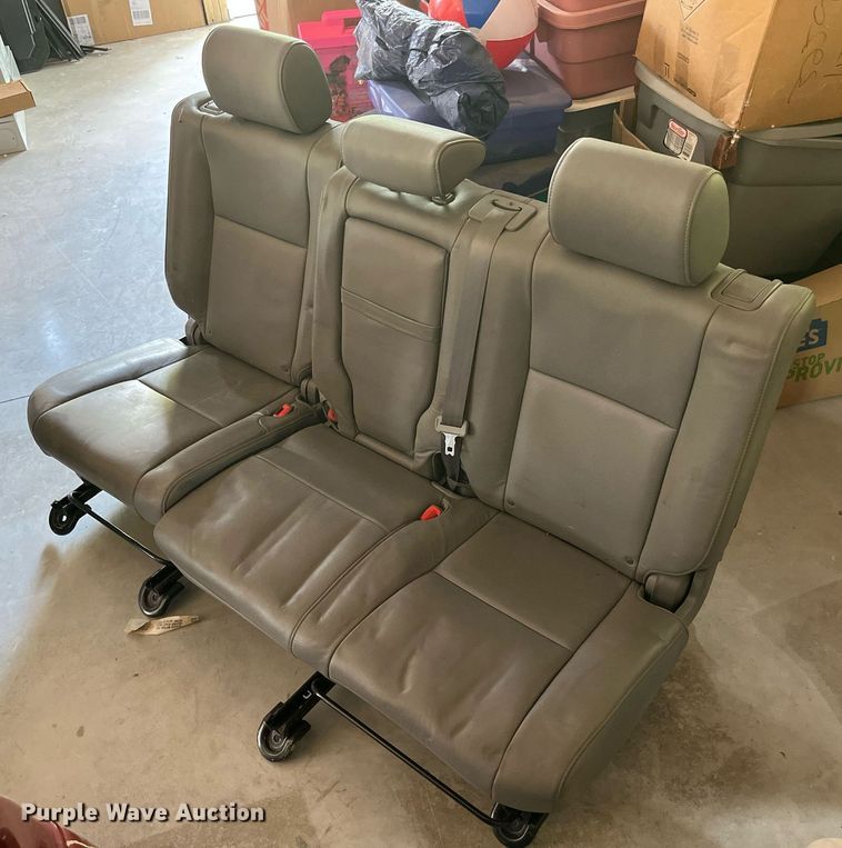 image for item LA9959 2011 Toyota Tundra  CrewMax pickup truck