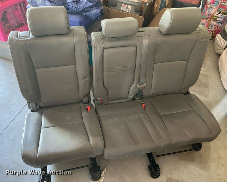 image for item LA9959 2011 Toyota Tundra  CrewMax pickup truck