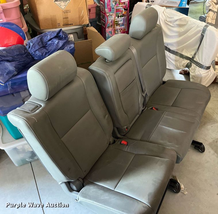 image for item LA9959 2011 Toyota Tundra  CrewMax pickup truck