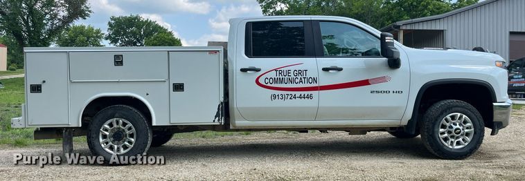 image for item LA9960 2020 Chevrolet Silverado 2500HD  Crew Cab utility bed pickup truck