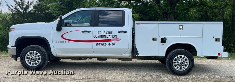 image for item LA9960 2020 Chevrolet Silverado 2500HD  Crew Cab utility bed pickup truck