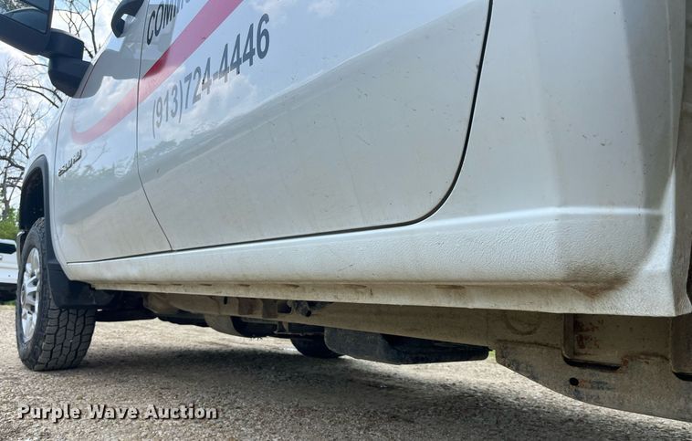 image for item LA9960 2020 Chevrolet Silverado 2500HD  Crew Cab utility bed pickup truck