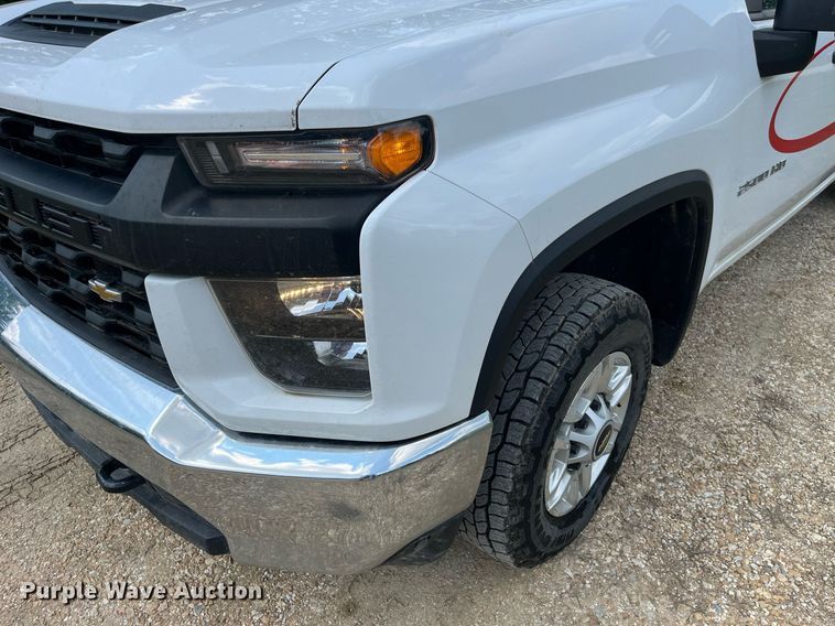 image for item LA9960 2020 Chevrolet Silverado 2500HD  Crew Cab utility bed pickup truck