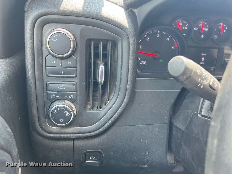 image for item LA9960 2020 Chevrolet Silverado 2500HD  Crew Cab utility bed pickup truck