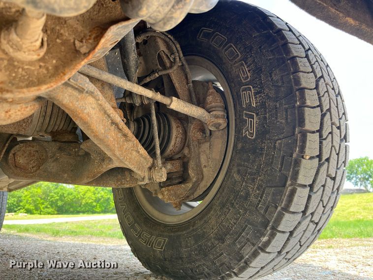 image for item LA9960 2020 Chevrolet Silverado 2500HD  Crew Cab utility bed pickup truck