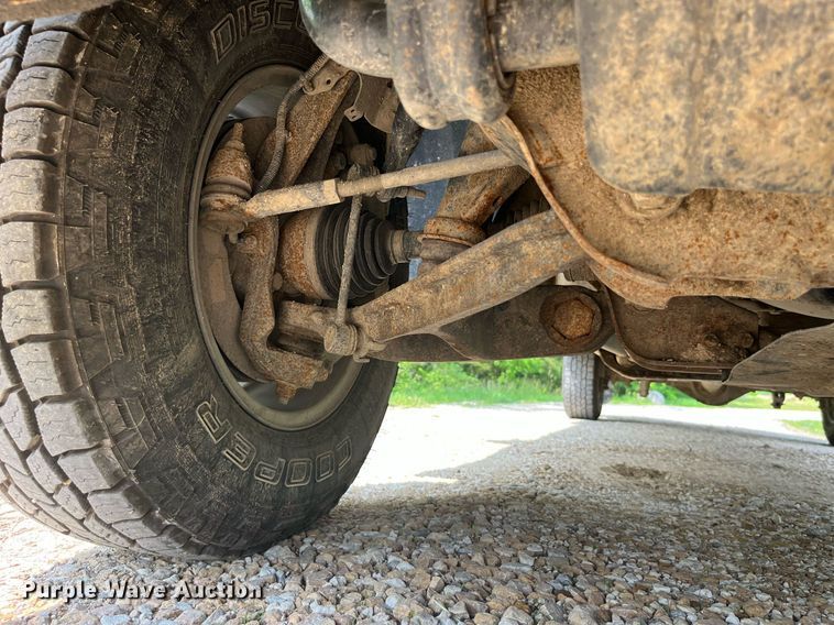 image for item LA9960 2020 Chevrolet Silverado 2500HD  Crew Cab utility bed pickup truck