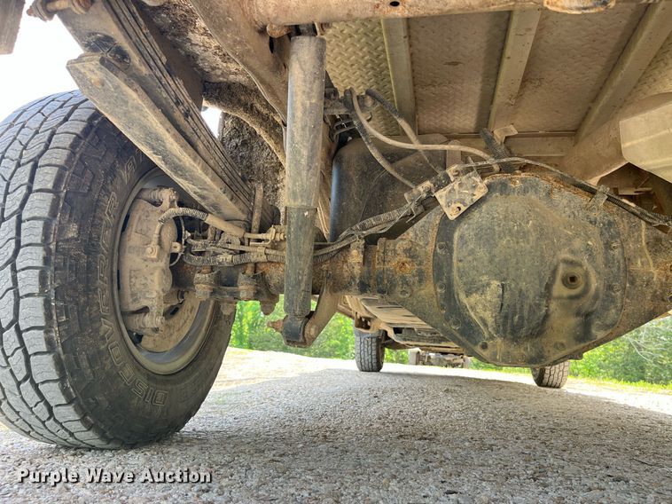 image for item LA9960 2020 Chevrolet Silverado 2500HD  Crew Cab utility bed pickup truck