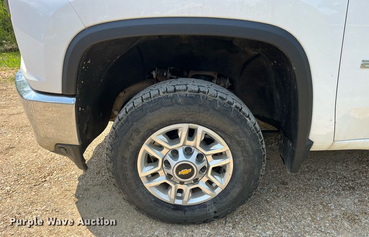 image for item LA9960 2020 Chevrolet Silverado 2500HD  Crew Cab utility bed pickup truck