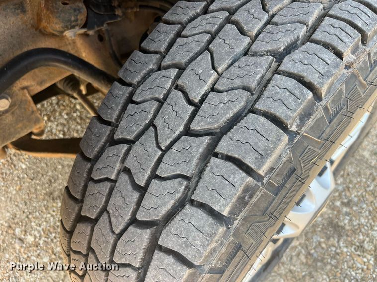 image for item LA9960 2020 Chevrolet Silverado 2500HD  Crew Cab utility bed pickup truck