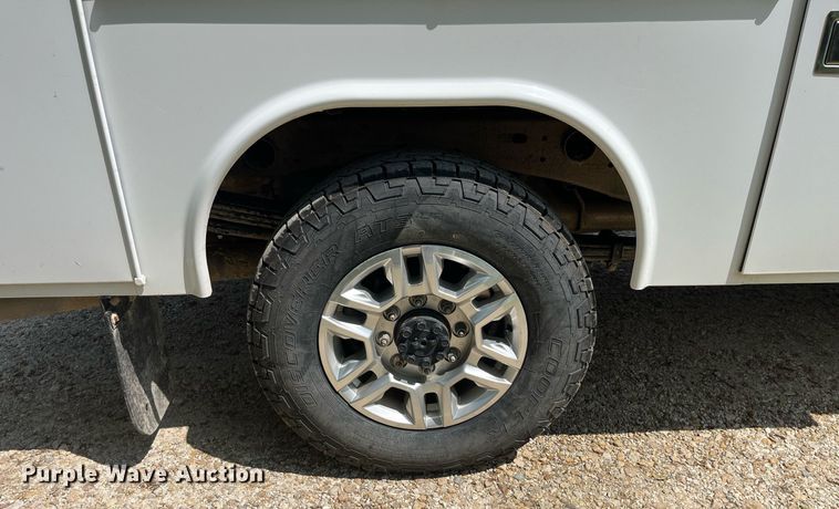 image for item LA9960 2020 Chevrolet Silverado 2500HD  Crew Cab utility bed pickup truck