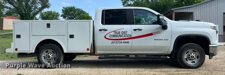 image for item LA9961 2020 Chevrolet Silverado 2500HD  Crew Cab utility bed pickup truck