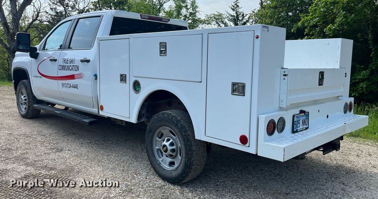 image for item LA9961 2020 Chevrolet Silverado 2500HD  Crew Cab utility bed pickup truck