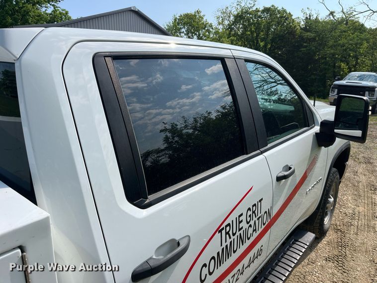 image for item LA9961 2020 Chevrolet Silverado 2500HD  Crew Cab utility bed pickup truck