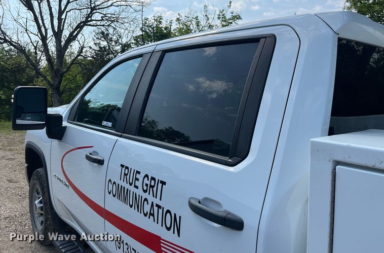 image for item LA9961 2020 Chevrolet Silverado 2500HD  Crew Cab utility bed pickup truck