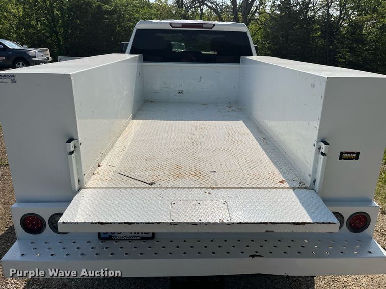 image for item LA9961 2020 Chevrolet Silverado 2500HD  Crew Cab utility bed pickup truck