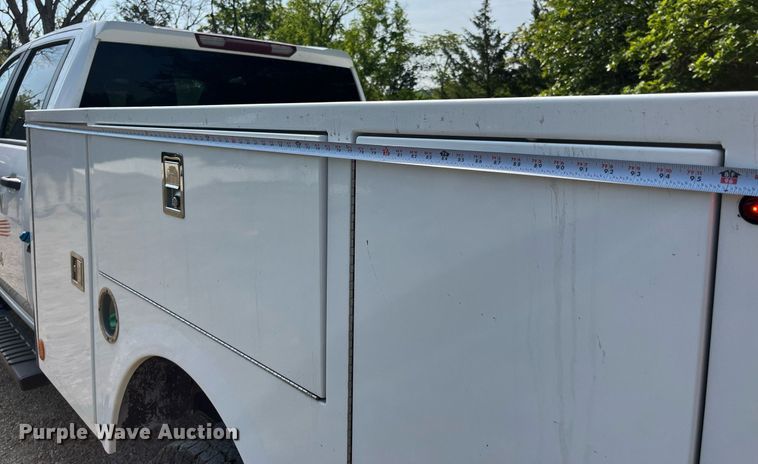 image for item LA9961 2020 Chevrolet Silverado 2500HD  Crew Cab utility bed pickup truck