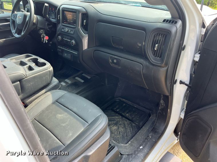 image for item LA9961 2020 Chevrolet Silverado 2500HD  Crew Cab utility bed pickup truck