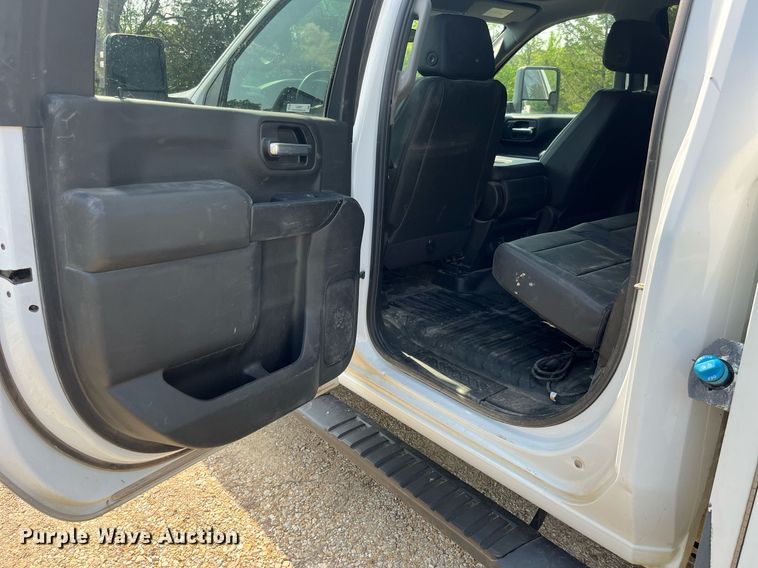 image for item LA9961 2020 Chevrolet Silverado 2500HD  Crew Cab utility bed pickup truck