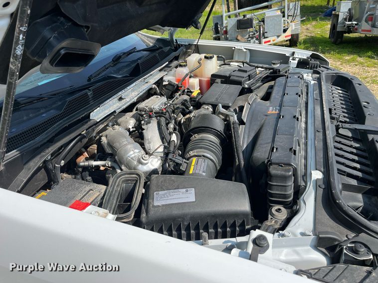 image for item LA9961 2020 Chevrolet Silverado 2500HD  Crew Cab utility bed pickup truck