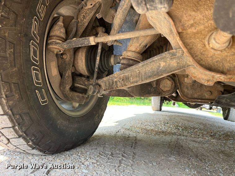 image for item LA9961 2020 Chevrolet Silverado 2500HD  Crew Cab utility bed pickup truck