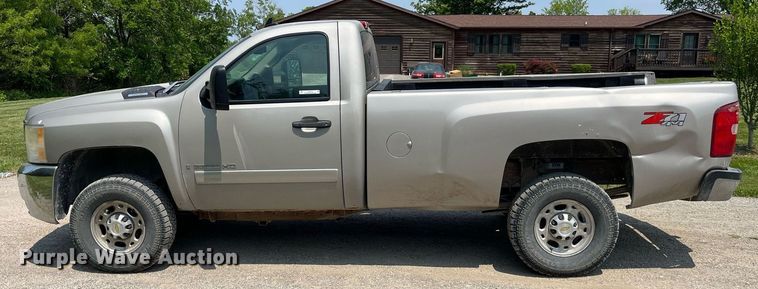 image for item LA9974 2007 Chevrolet Silverado 2500HD  pickup truck
