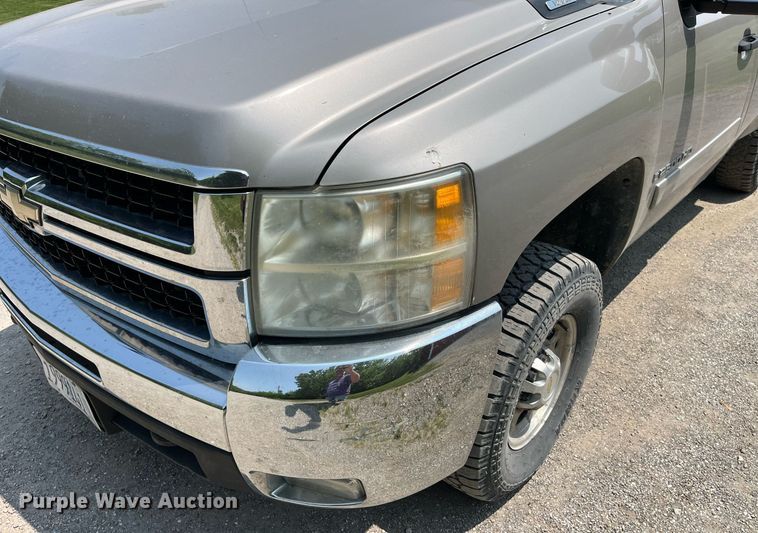 image for item LA9974 2007 Chevrolet Silverado 2500HD  pickup truck