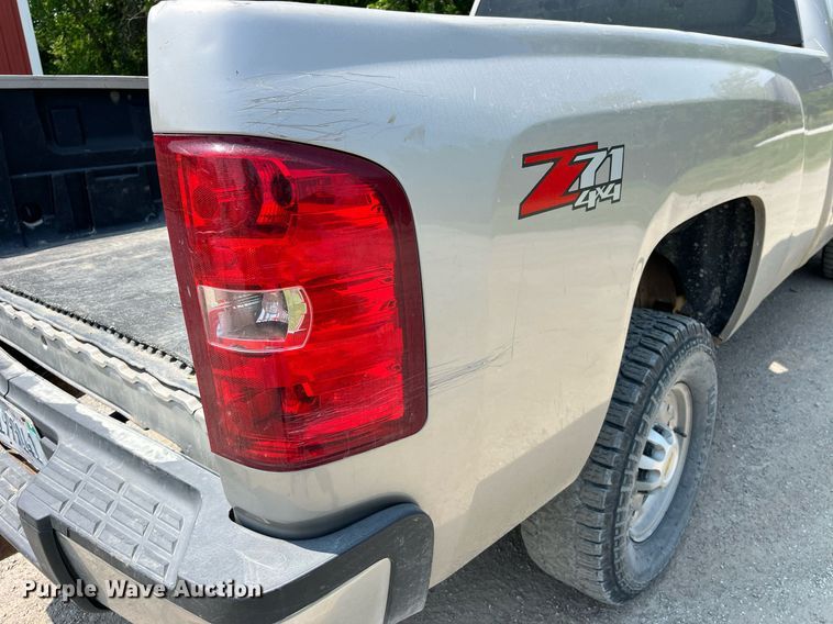 image for item LA9974 2007 Chevrolet Silverado 2500HD  pickup truck