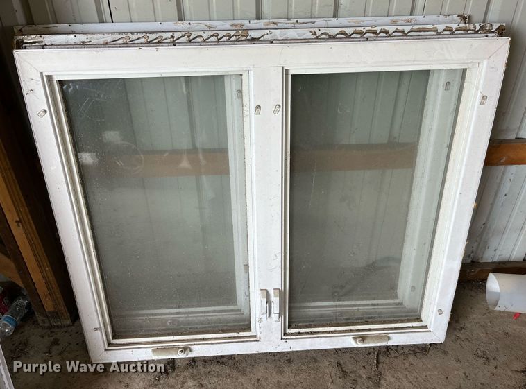 image for item LA9975 (4) windows