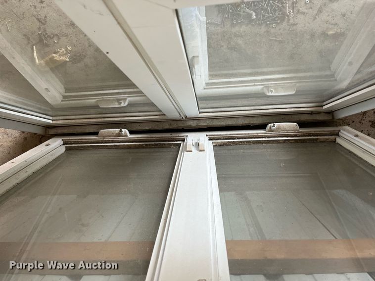 image for item LA9975 (4) windows