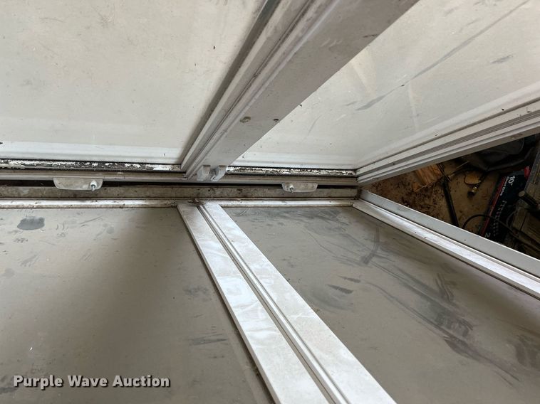 image for item LA9975 (4) windows