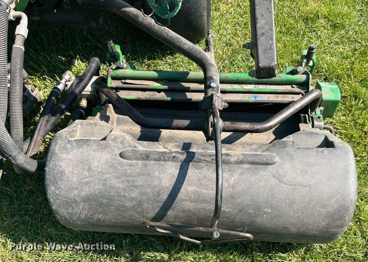 image for item LA9987 John Deere 2500  greens mower