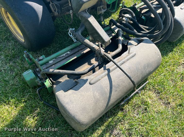 image for item LA9987 John Deere 2500  greens mower