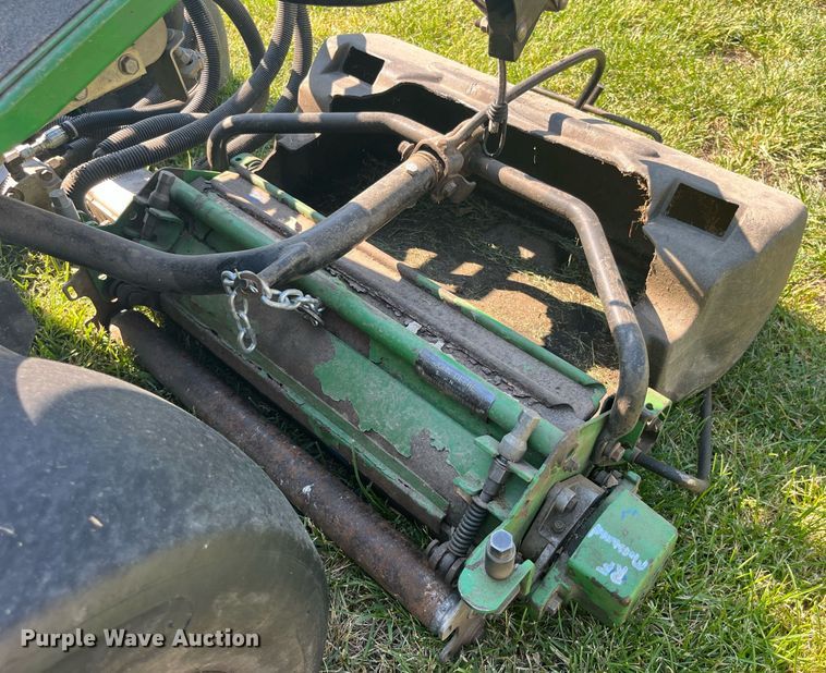 image for item LA9987 John Deere 2500  greens mower