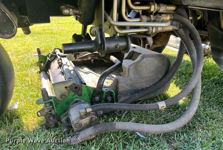 image for item LA9987 John Deere 2500  greens mower