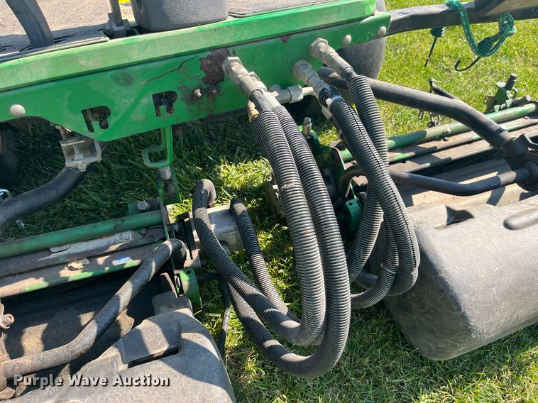 image for item LA9987 John Deere 2500  greens mower
