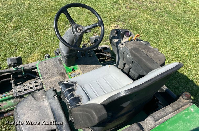 image for item LA9987 John Deere 2500  greens mower