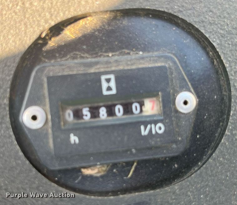 image for item LA9987 John Deere 2500  greens mower