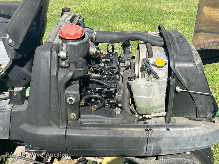 image for item LA9987 John Deere 2500  greens mower