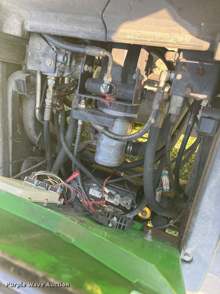 image for item LA9987 John Deere 2500  greens mower