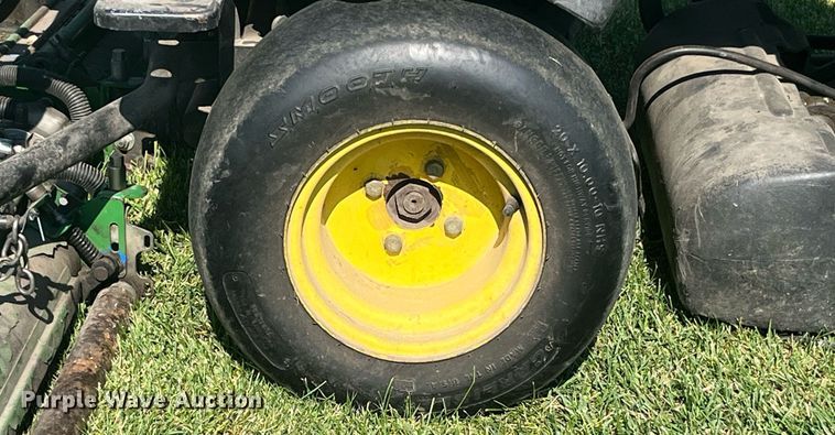 image for item LA9987 John Deere 2500  greens mower