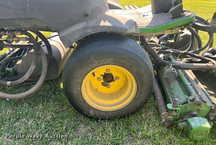 image for item LA9987 John Deere 2500  greens mower