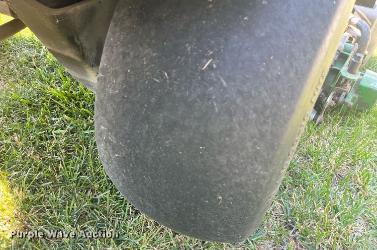 image for item LA9987 John Deere 2500  greens mower