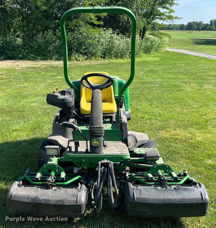 image for item LA9988 John Deere 2500B  greens mower