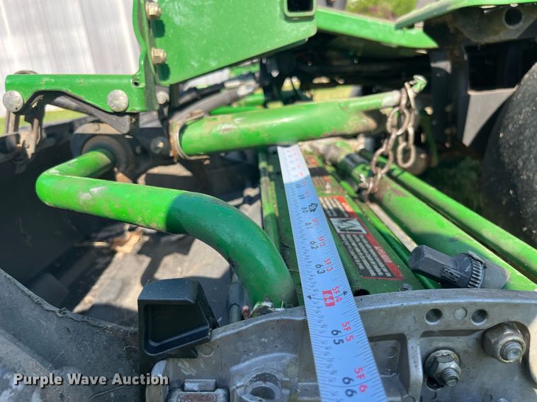 image for item LA9988 John Deere 2500B  greens mower