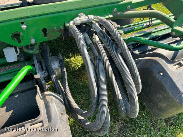 image for item LA9988 John Deere 2500B  greens mower