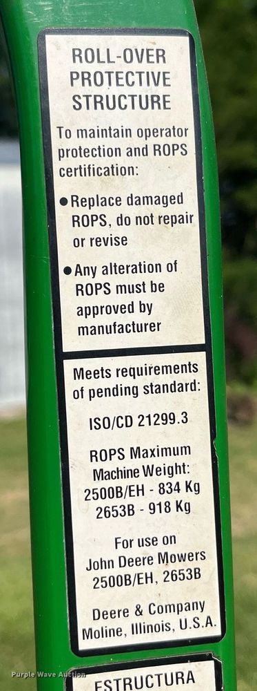 image for item LA9988 John Deere 2500B  greens mower