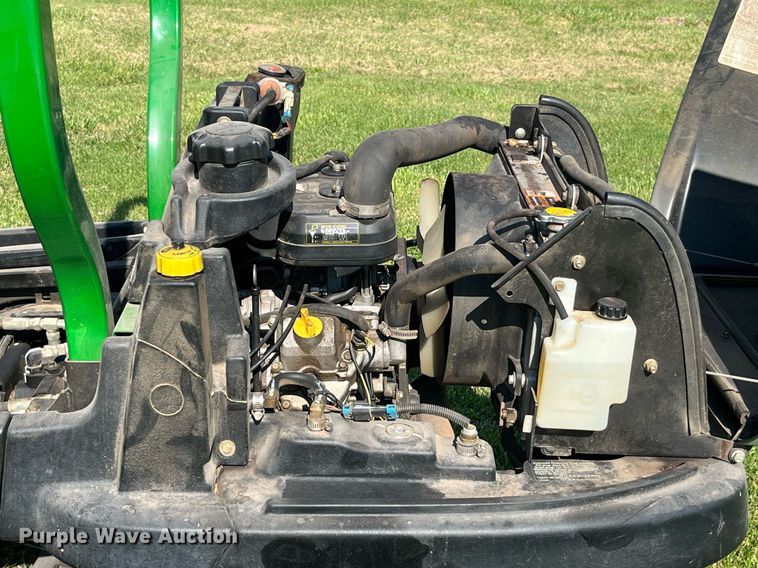 image for item LA9988 John Deere 2500B  greens mower